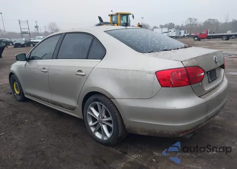 2014 Volkswagen Jetta 1.8T Se from USA, damaged, VIN 3VWD17AJ6EM213678